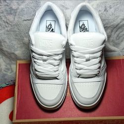 Vans White Low-Top Leather Sneakers. 8.5 Mens