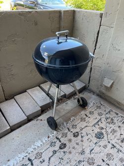 Weber Charcoal Grill 22”