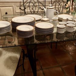 Dinnerware Set - Serves 8
