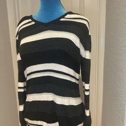 Women’s Black & White Striped Lightweight Knit Sweater Top