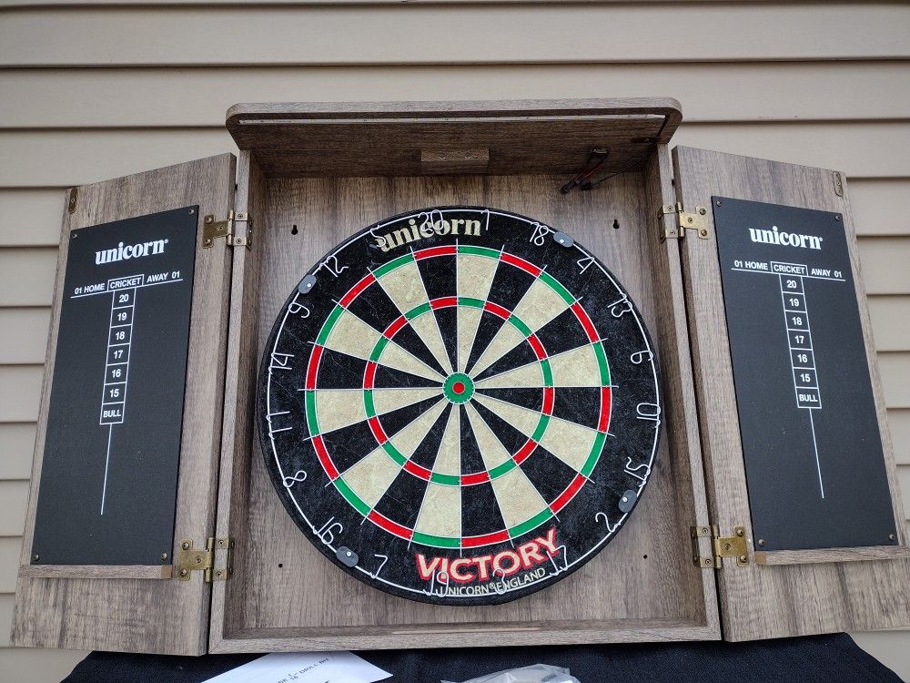 Unicorn Dartboard Set Dynasty Matttroy