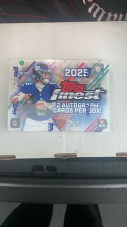 2025 Topps Finest Football Hobby Box