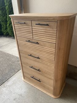 Brand New never used  6 Drawer Dresser!!!