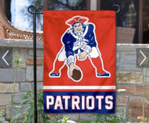 New England Patriots garden flag