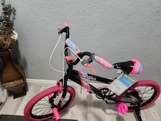 Kend Bike Bmx Girl 18 new Ready to ride good condition I'm located walnut and Craig check my page