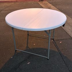 4 foot  round table white 