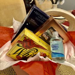 Women Valentine’s Gift Basket With Polo Perfume Set!!!