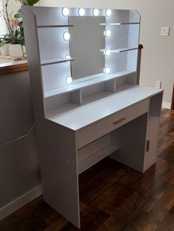 Vanity table with light