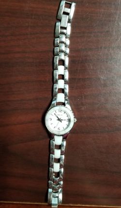 Watch Relic fossil woman's