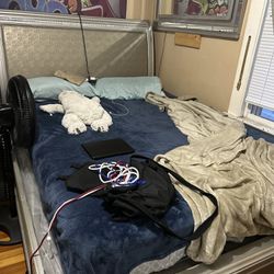 Bed Set With Dresser Light Gray