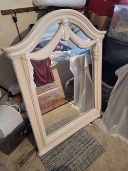 6 deawer. And mirror