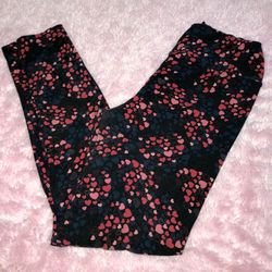LuLaRoe ONE SIZE hearts leggings