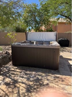 Hot tub for sale