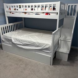 Twin over full bunk bed with twin trundle