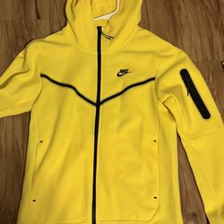 Best Offer * Yellow Nike tech fleece hoodie Not Free 