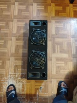 Used Titan Speaker Box 10 Inch Or 8 In Not For Sure