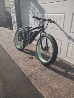 Electric Fat Tire Bike Black and Mint