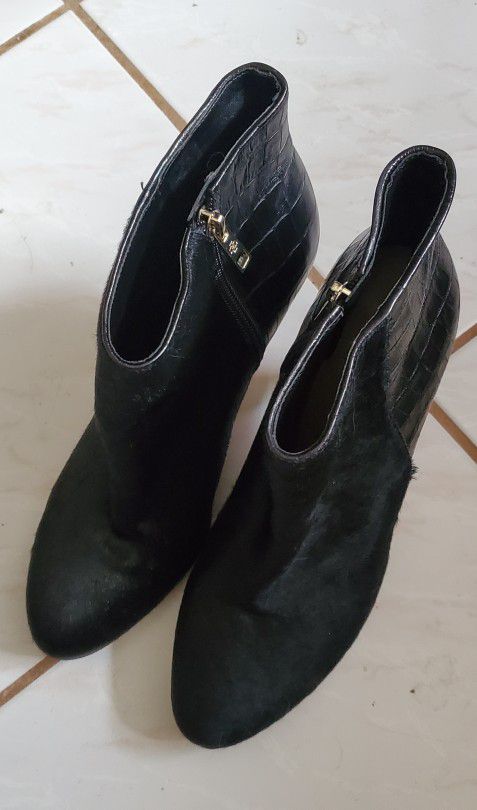 Anne Taylor Black Fur Ankle Boots - 8.5M - 3.5" Heels