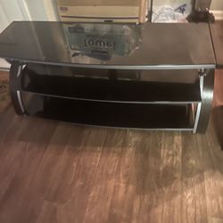 75” Tv Stand  Price. 40 Dollars 