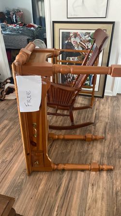 Free Make Up Vanity