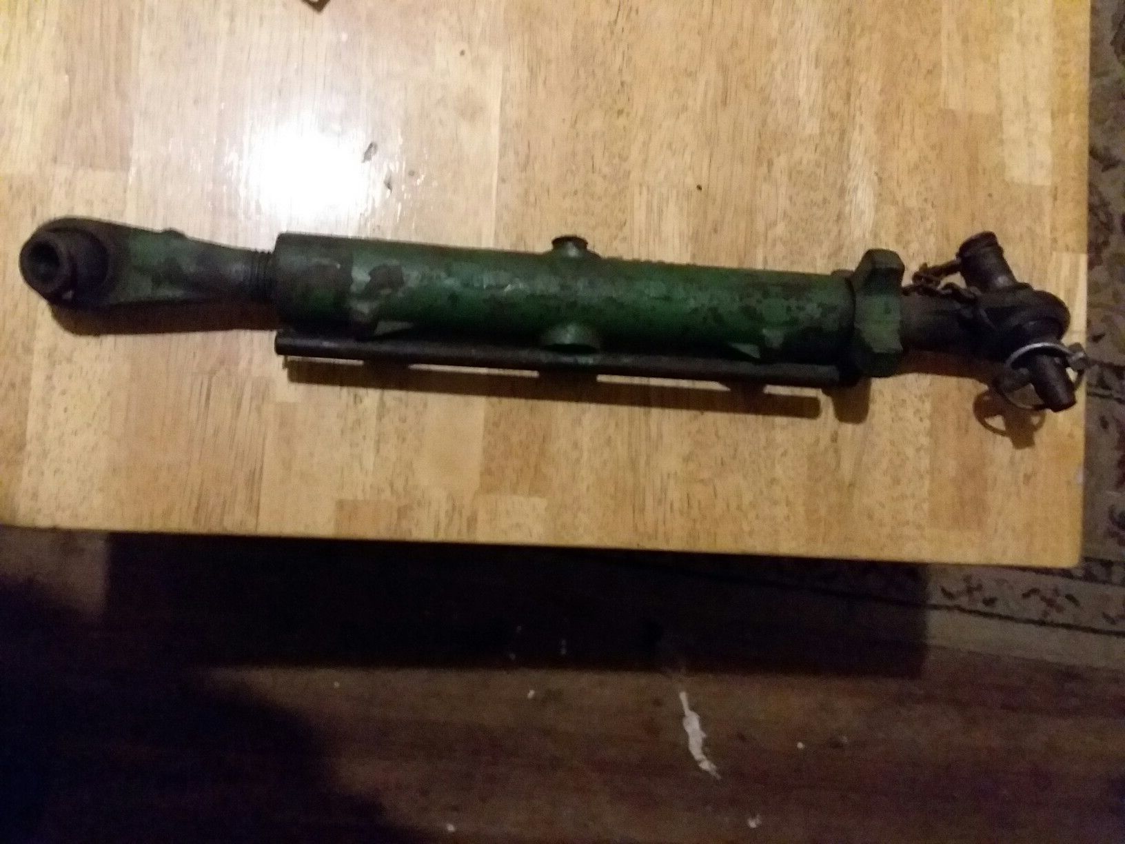 John Deere top link 22in closed in