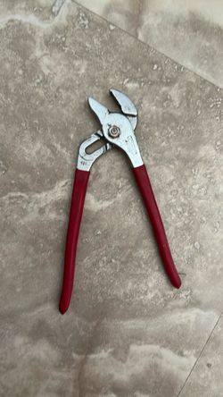 Pliers