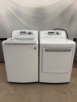 LG washer and dryer laundry set