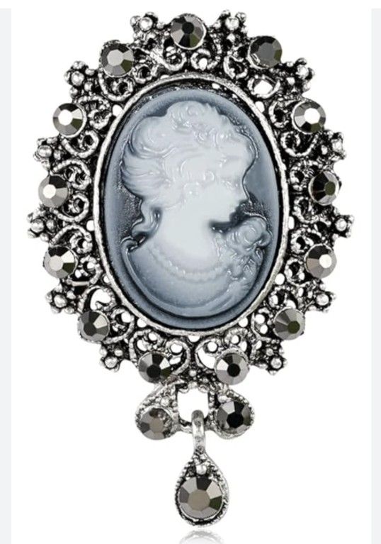 VINTAGE CAMEO BROOCH