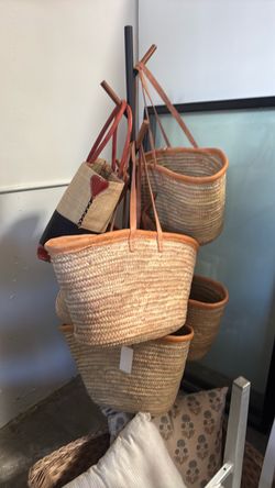 Straw and leather bag