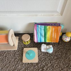 Lovevery Lot Of Montessori Toys 