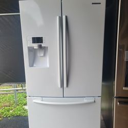 Samsung White Stainless Fridge Everything Works Great 60 Days Warranty 36w " 69H"