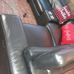 SECTIONAL GENUINE LEATHER RECLINER ELECTRIC BLACK COLOR.. DELIVERY SERVICE AVAILABLE 🚚💥🚚