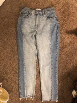 Abercrombie and Fitch high-rise mom jeans two tone size for