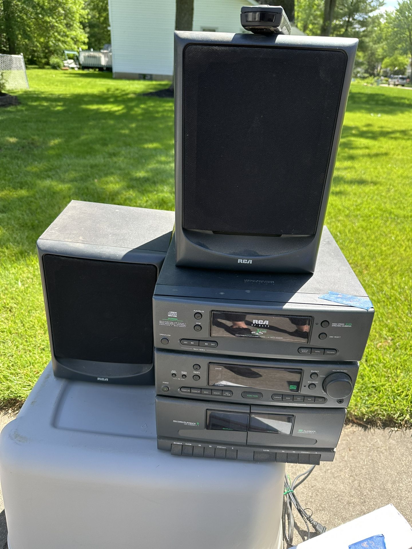 RCA Stereo 3 Disc Changer Radio Cassette Player w/Speakers