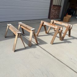 4 Wooden Sawhorses built 40 years ago VERY STURDY (2 pair) SEE PICS READ DESCRIPTION On the set on the left the top boards are different. If wa