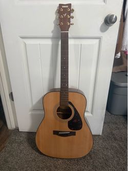 Yamaha F335 acoustic guitar