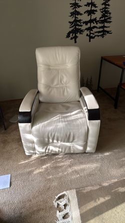 Gilman Creek powered recliner