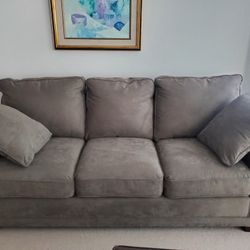 Lazyboy Couch ( Hideabed )