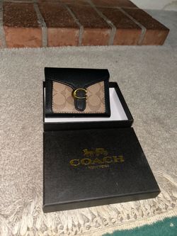 Woman’s card holder