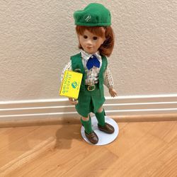 1995 Girl Scout Doll Selling Girl Scout Cookies 