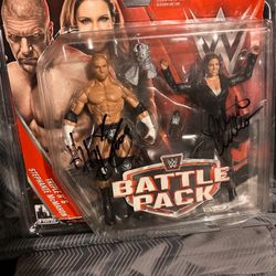 SUPER RARE WWE Signed Autographed 2 Pack Triple H HHH And Stephanie McMahon Action Figures