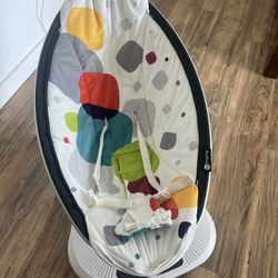 Gently Used MamaRoo Baby/Infant Swing