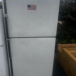 Refrigerator/ Works And Perfect For A Outside Garage 
