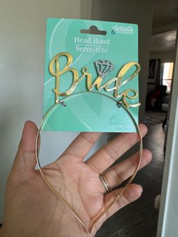 Brand new bride headband located in Glendora