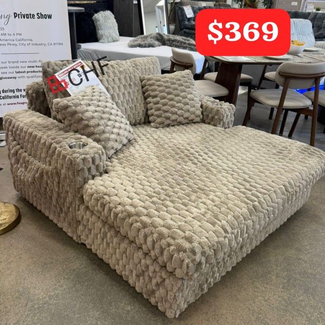 2 Arm Chaise Sofa With Cup Holders - September Sale !