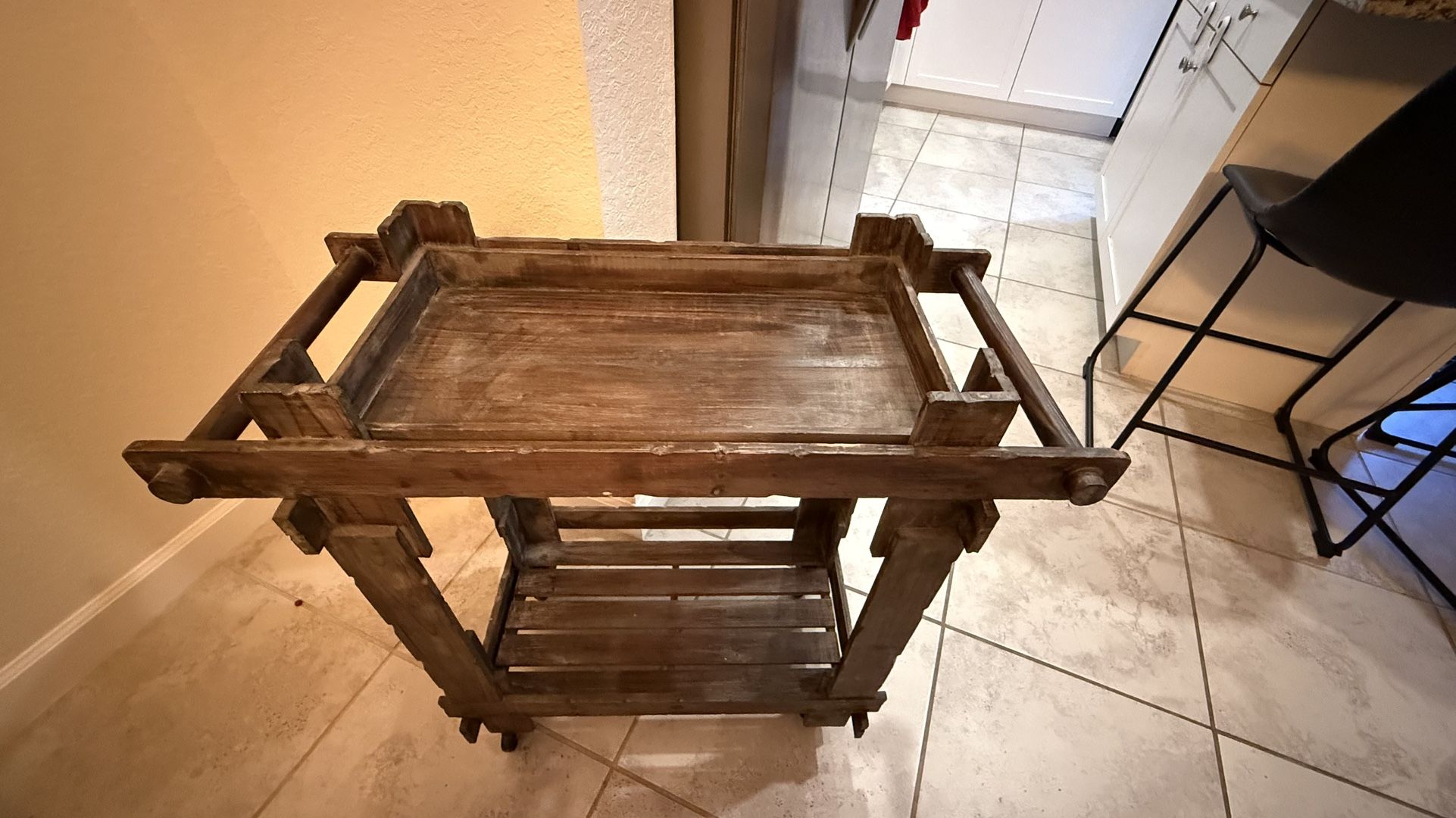 Beautiful Antique Bar Dims 29.5W x 14 D x 30H in Like new perfect condition