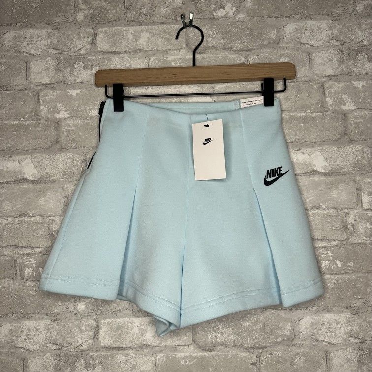 Nike Women's Tech Fleece High Waisted 3” Pleated Shorts NWT Size XS (FV7485-474)