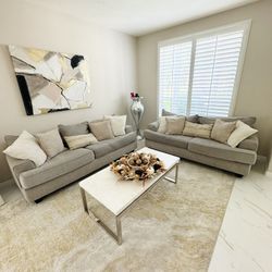 2 Sofa Piece In Good Condition 