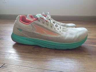 Altra Escalante size 10 mens