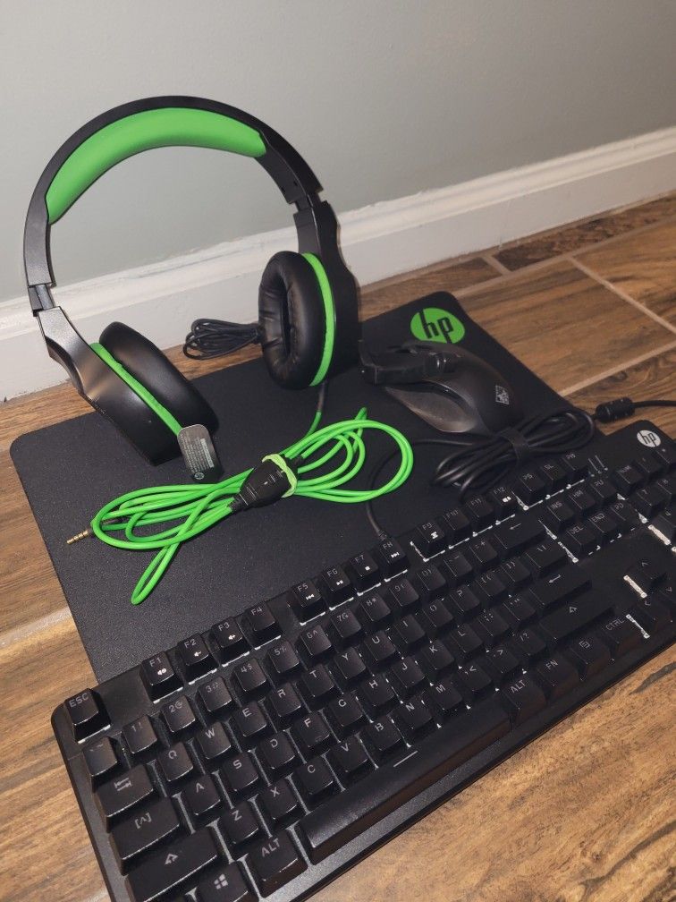 (4 Piece Bundle) HP Gaming Bundle OMEN Mouse, HP Pavilion Gaming Keyboard, Headset, XL Mouse Pad